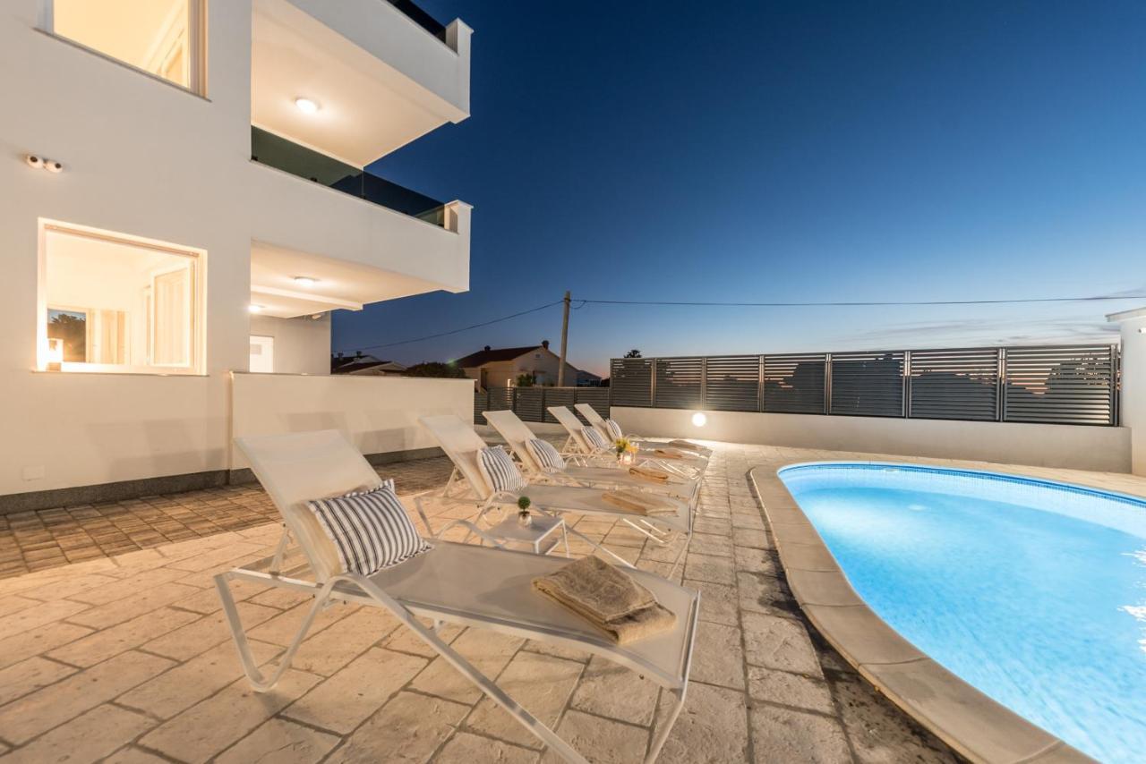 Villa Lena Luxury Apartments نوفاليا المظهر الخارجي الصورة