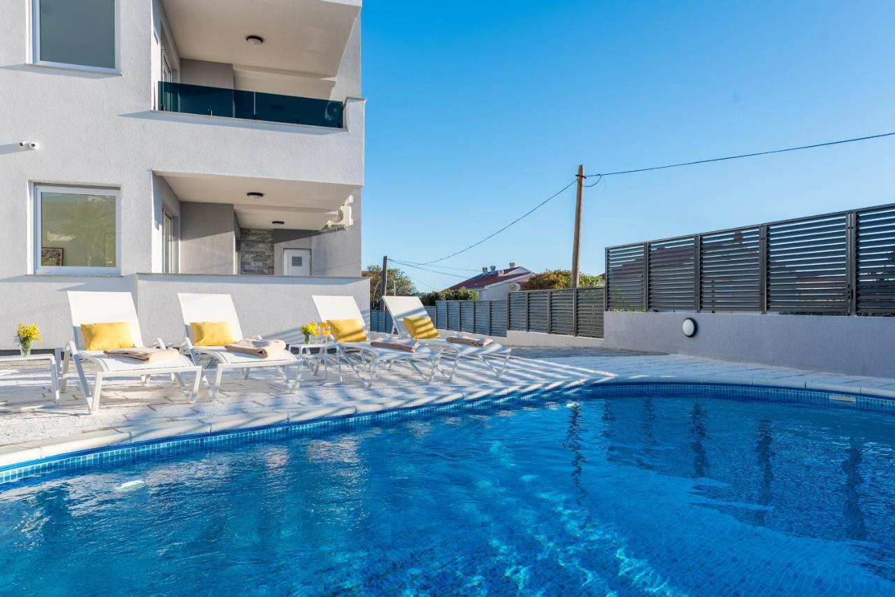 Villa Lena Luxury Apartments نوفاليا المظهر الخارجي الصورة