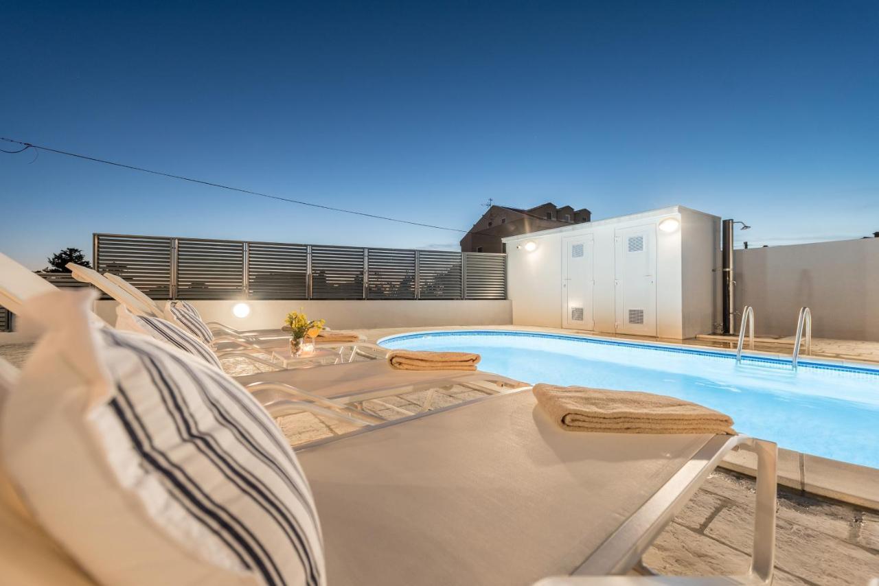 Villa Lena Luxury Apartments نوفاليا المظهر الخارجي الصورة