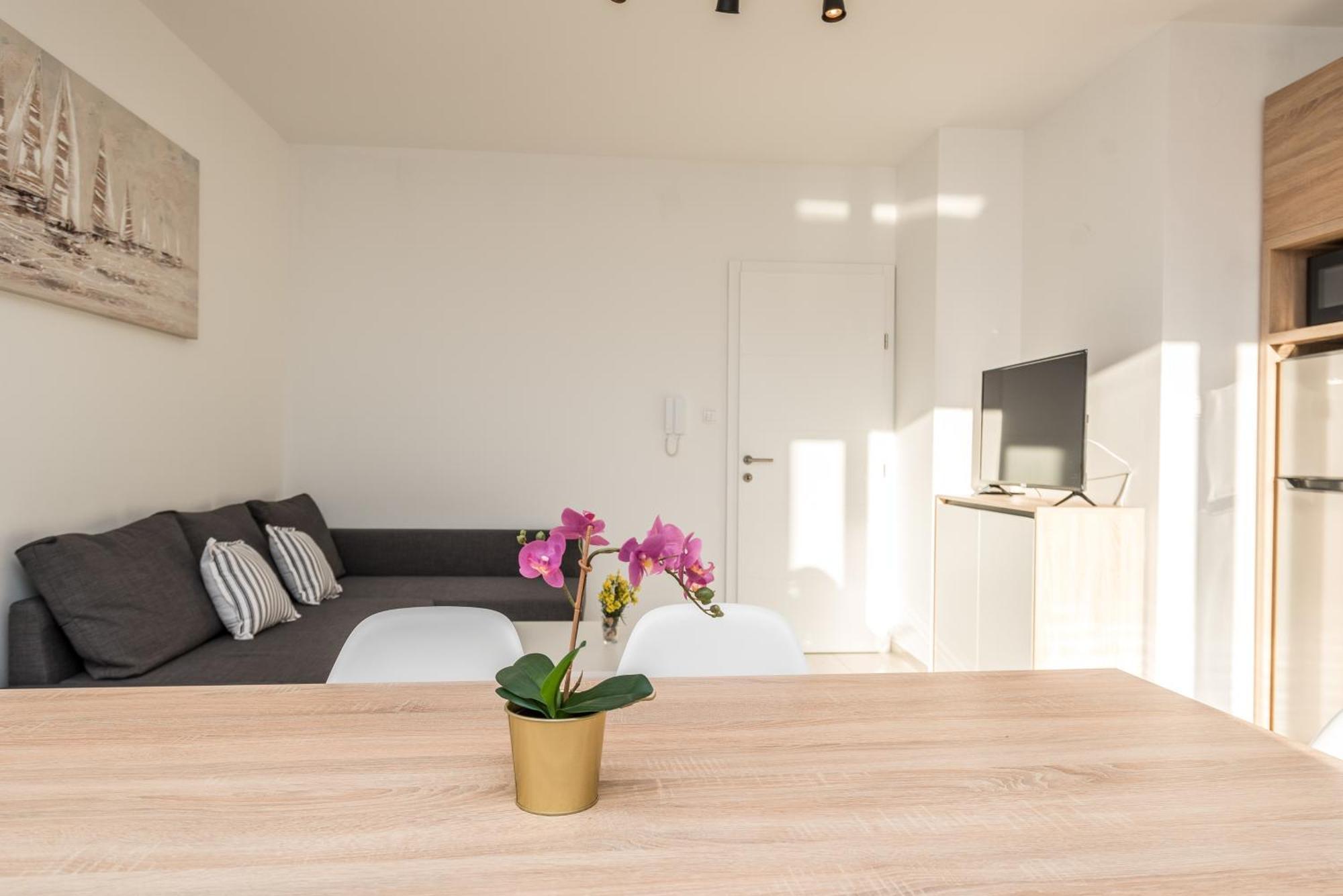 Villa Lena Luxury Apartments نوفاليا الغرفة الصورة
